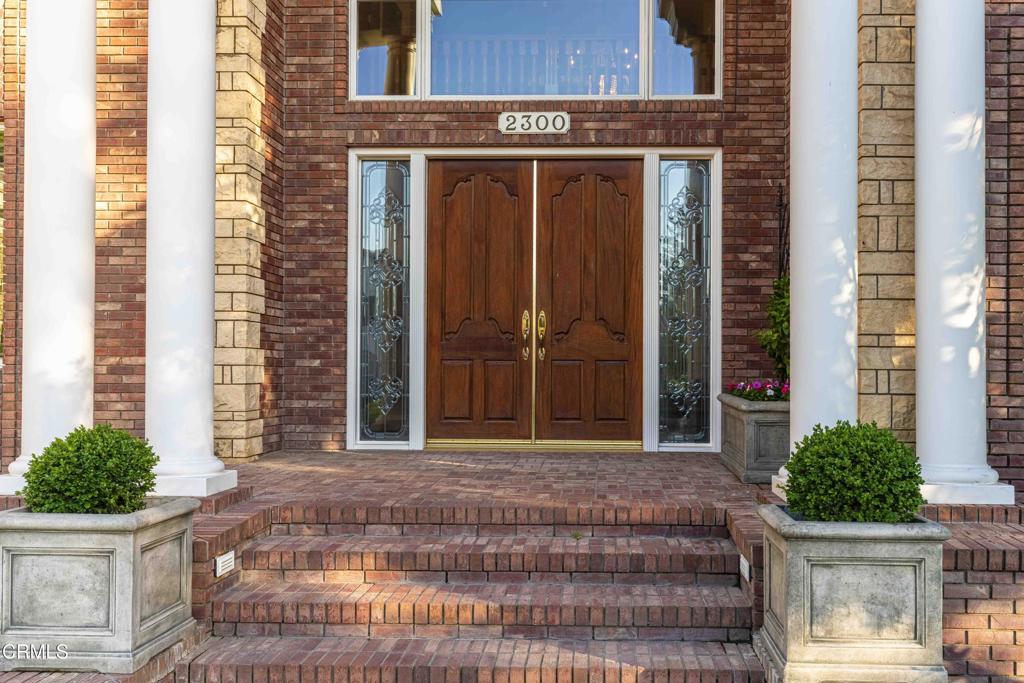 2300 Weybridge Drive
