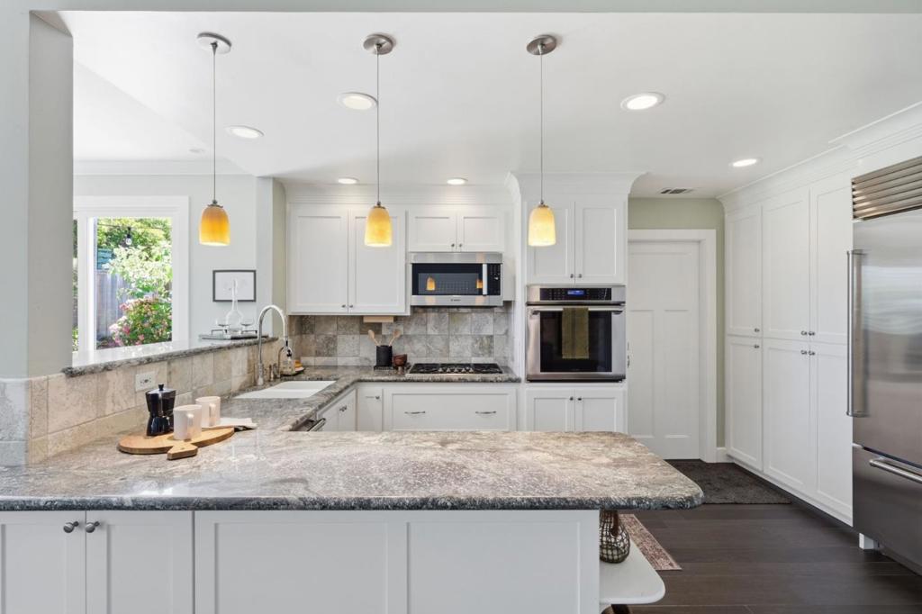 116 Meadowbrook Drive