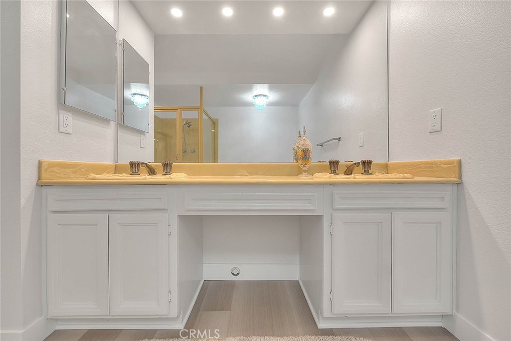 Rancho Village (33625) - Residential