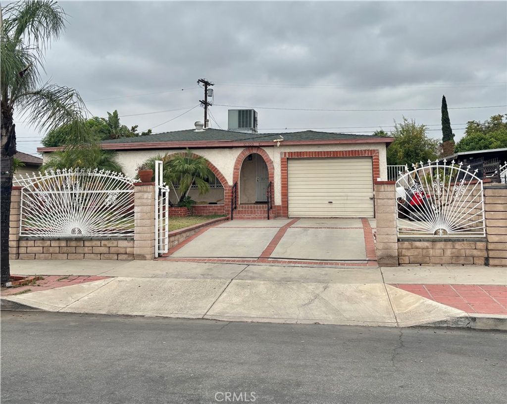 Photo of 10200 10200 Rincon Avenue, Pacoima, CA 91331 (MLS # SR25227908)