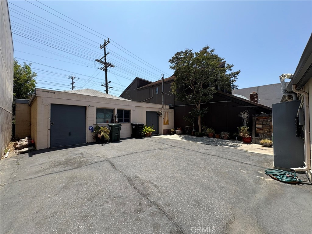 612 E Glenoaks Boulevard