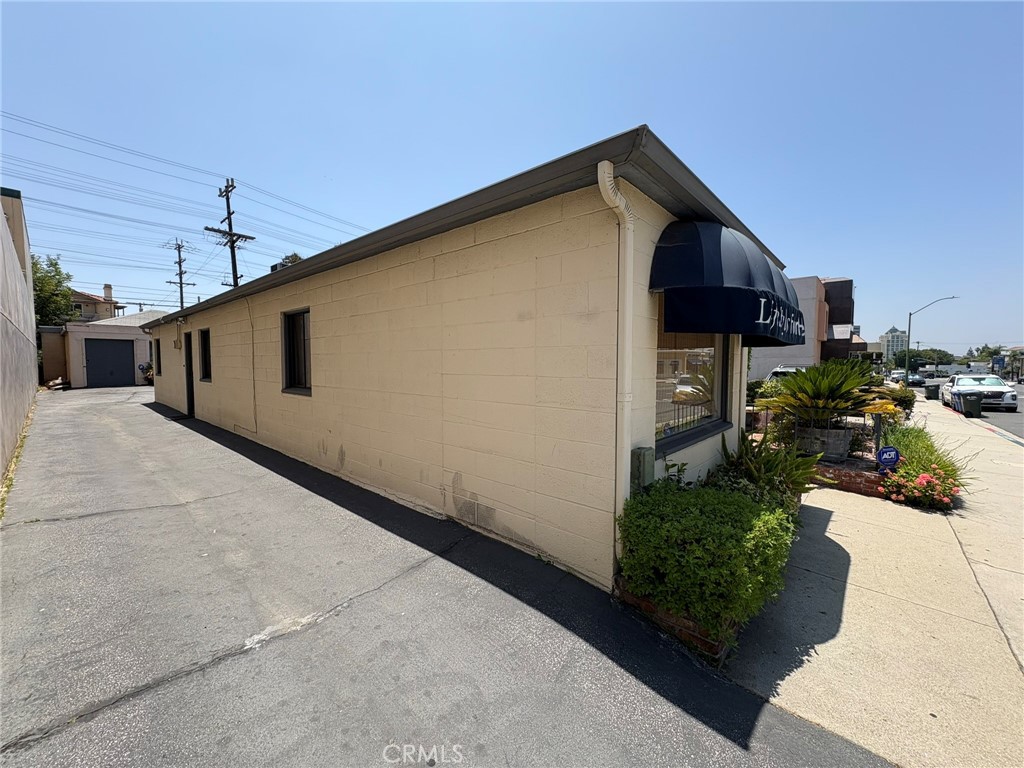 612 E Glenoaks Boulevard
