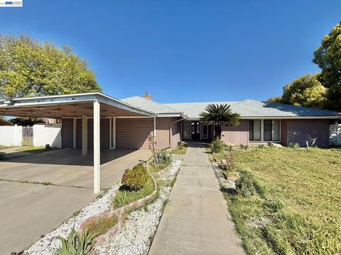 Photo of 6928 E Lane Ave Ave, Fresno, CA 93727 (MLS # 41128168)