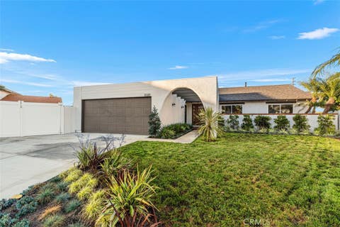 Photo of 10081 Spar CIR, Huntington Beach, CA 92646 (MLS # OC26132491)