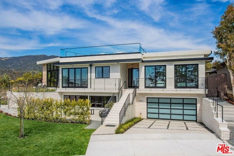 Photo of 286 Quadro Vecchio Drive, Los Angeles, CA 90272 (MLS # 26988857)