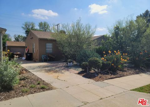 Photo of 224 Thompson Avenue, Glendale, CA 91201 (MLS # 26662633)