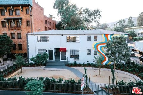 Photo of 7000 Franklin Avenue, Los Angeles, CA 90028 (MLS # 26644281)