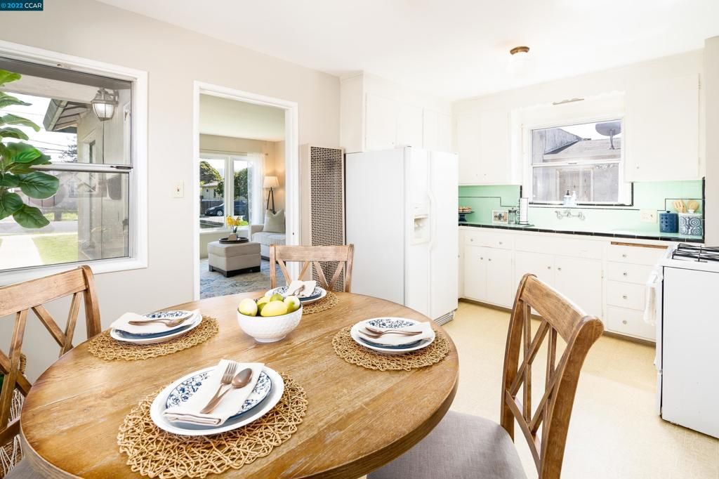 listing image 130729423814433589259