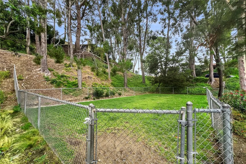 Anaheim Hills, California 92807, United States, 2 Bedrooms Bedrooms, ,3 BathroomsBathrooms,Residential,Active,196164