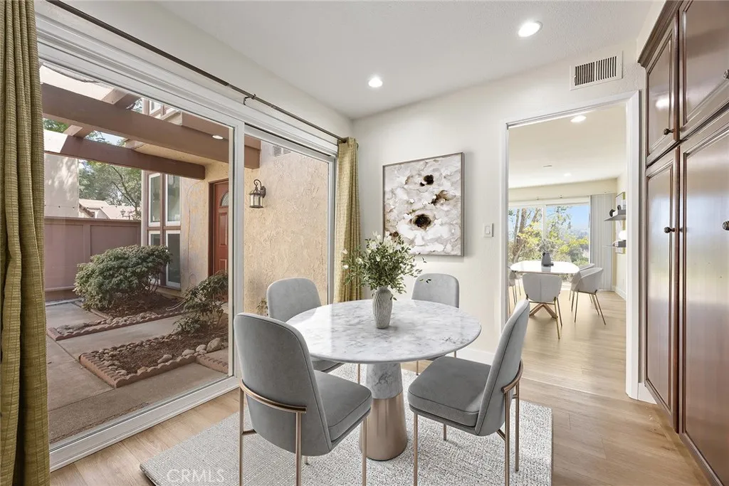 Anaheim Hills, California 92807, United States, 2 Bedrooms Bedrooms, ,3 BathroomsBathrooms,Residential,Active,196164