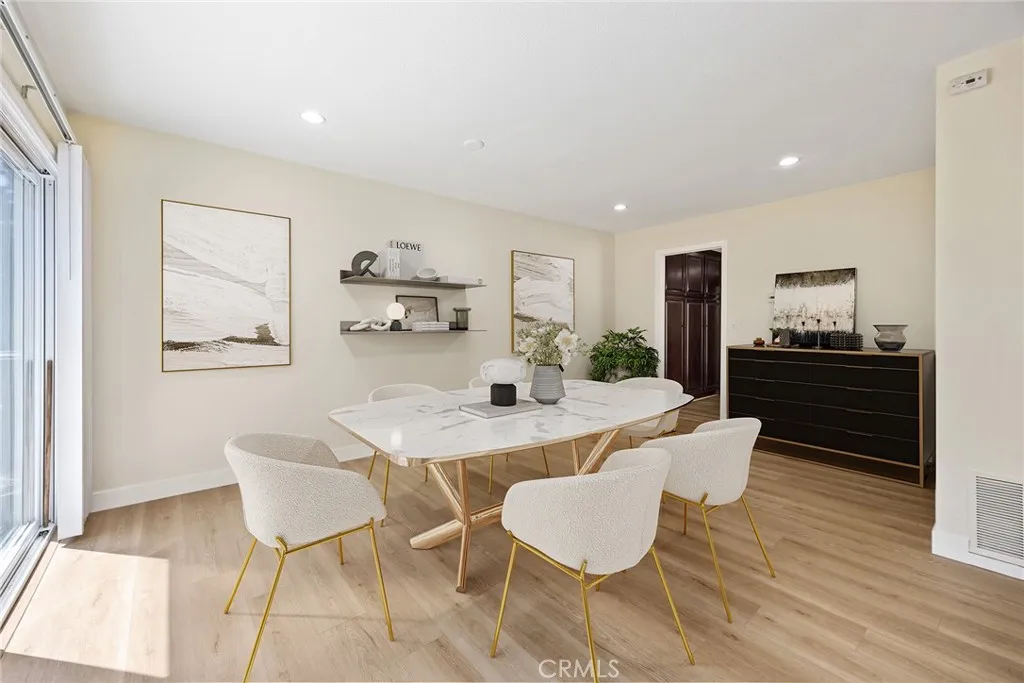 Anaheim Hills, California 92807, United States, 2 Bedrooms Bedrooms, ,3 BathroomsBathrooms,Residential,Active,196164