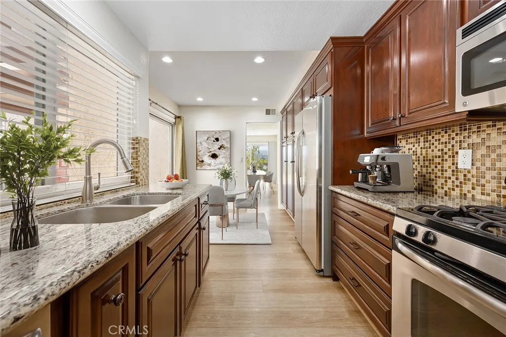 Anaheim Hills, California 92807, United States, 2 Bedrooms Bedrooms, ,3 BathroomsBathrooms,Residential,Active,196164