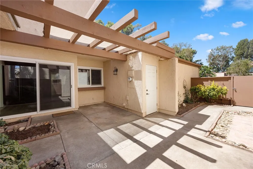 Anaheim Hills, California 92807, United States, 2 Bedrooms Bedrooms, ,3 BathroomsBathrooms,Residential,Active,196164