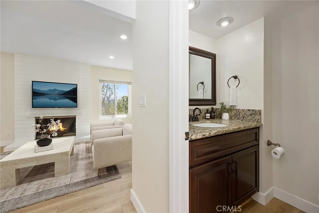 Anaheim Hills, California 92807, United States, 2 Bedrooms Bedrooms, ,3 BathroomsBathrooms,Residential,Active,196164