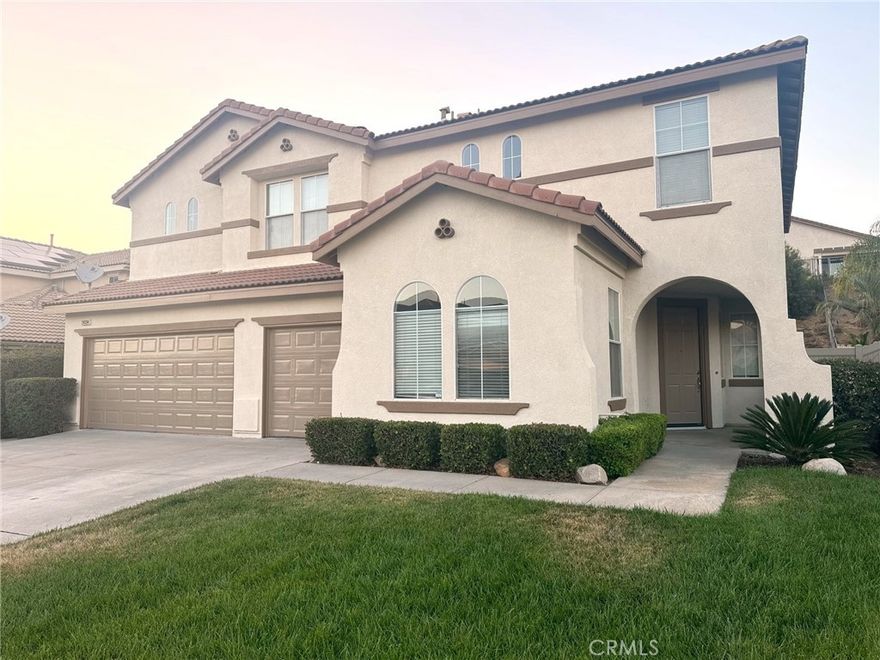 Stunning 5 Bedroom Home in Prestigious “The Ridge” Community



Located on a quiet cul-de-sac in the highly sought after "The Ridge" community, this beautifully upgraded 5 bedroom, 3 bathroom home offers the perfect blend of elegance, comfort, and functionality. The spacious floor plan features a formal dining room, family room, and soaring cathedral ceilings, creating an open and inviting atmosphere. The gourmet kitchen includes a center island, granite countertops, and stainless steel appliances perfect for everyday living and entertaining. One bedroom and a full bathroom are located on the main floor, ideal for guests or multi-generational living. Upstairs, the luxurious primary suite offers double door entry, a large walk-in closet, and a beautifully appointed end-suite bathroom. Three additional generously sized bedrooms provide ample space for family or home office use.

Additional highlights include upgraded flooring throughout, neutral interior tones, and a 3 car garage with direct home access.

Conveniently located near top rated schools, shopping, and with easy access to major freeways, this home offers exceptional value in a prime location.



Don’t miss your chance to lease this exceptional home schedule your private tour today!
