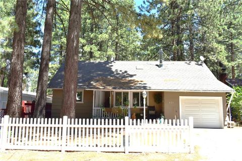 Photo of 437 Chickadee Drive, Big Bear Lake, CA 92315 (MLS # IG25164274) Photo of 437 Chickadee Drive, Big Bear Lake, CA 92315 (MLS # IG25164274)