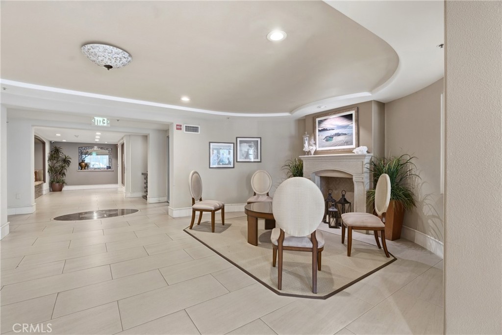 1400 E Ocean Boulevard 2403