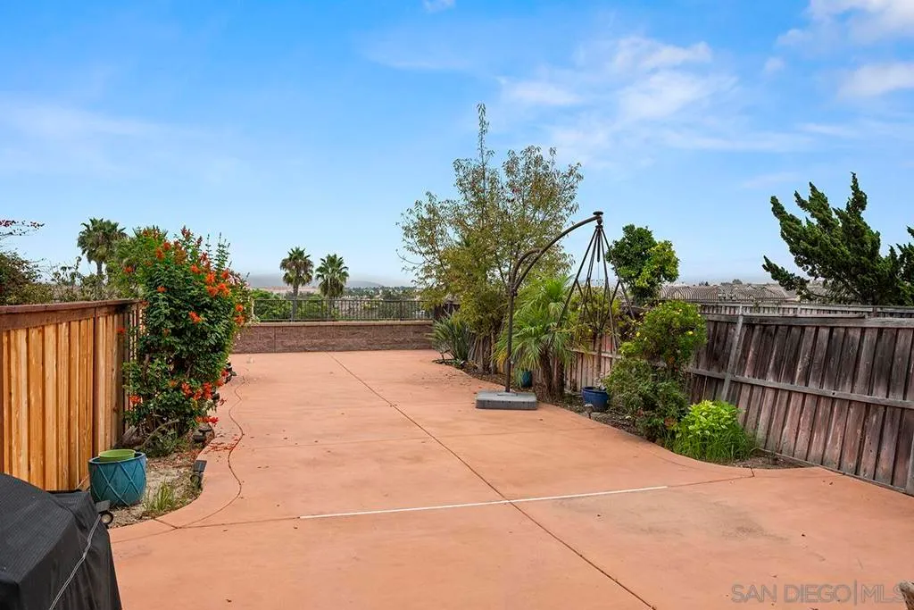 Chula Vista, California 91913, United States, 3 Bedrooms Bedrooms, ,3 BathroomsBathrooms,Residential,Active,219001