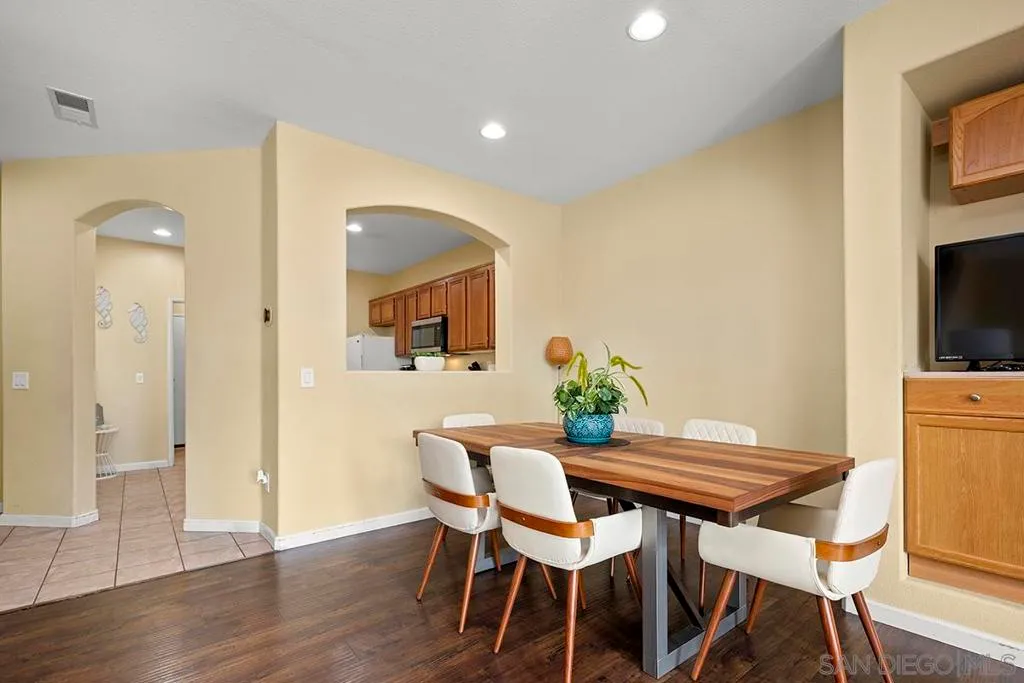 Chula Vista, California 91913, United States, 3 Bedrooms Bedrooms, ,3 BathroomsBathrooms,Residential,Active,219001