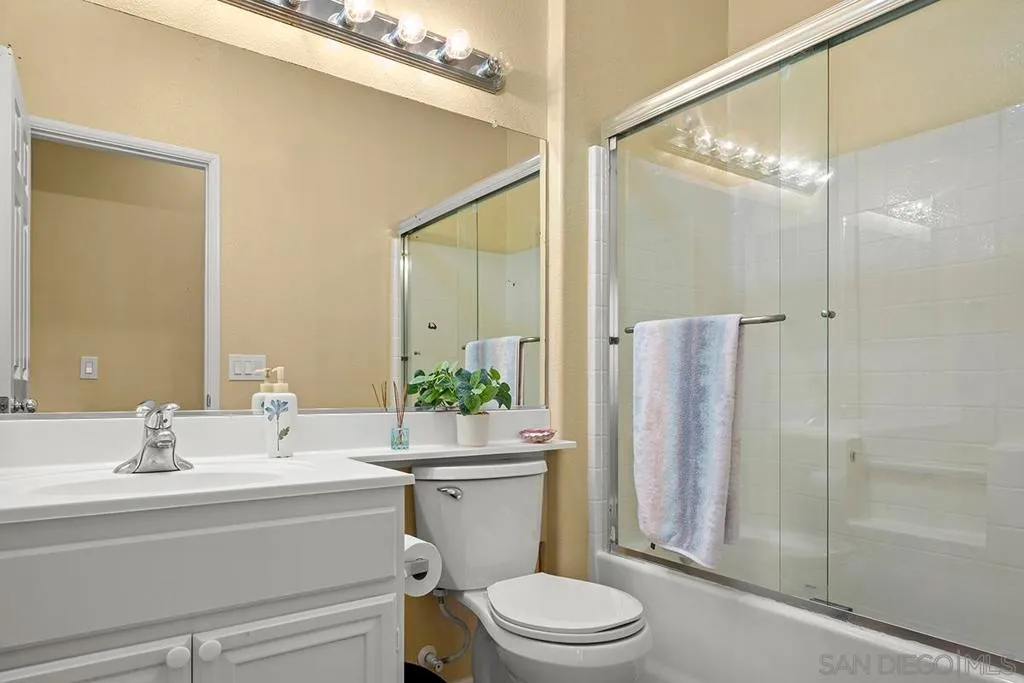 Chula Vista, California 91913, United States, 3 Bedrooms Bedrooms, ,3 BathroomsBathrooms,Residential,Active,219001