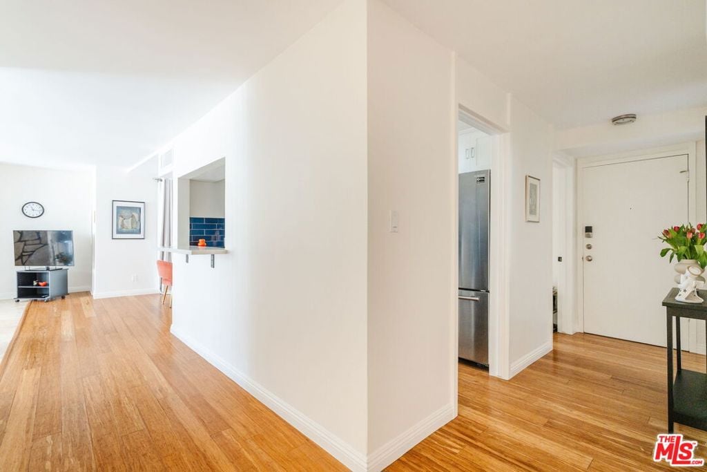 601 E Del Mar Boulevard 204