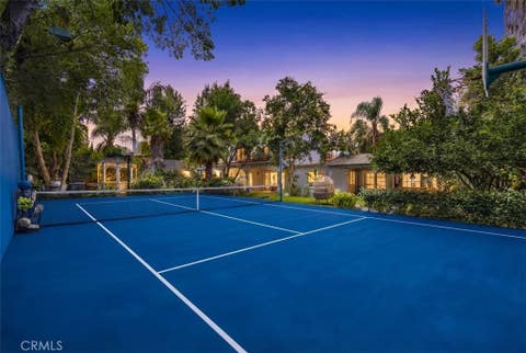 Photo of 19436 Hatteras Street, Tarzana, CA 91356 (MLS # SR26143469)