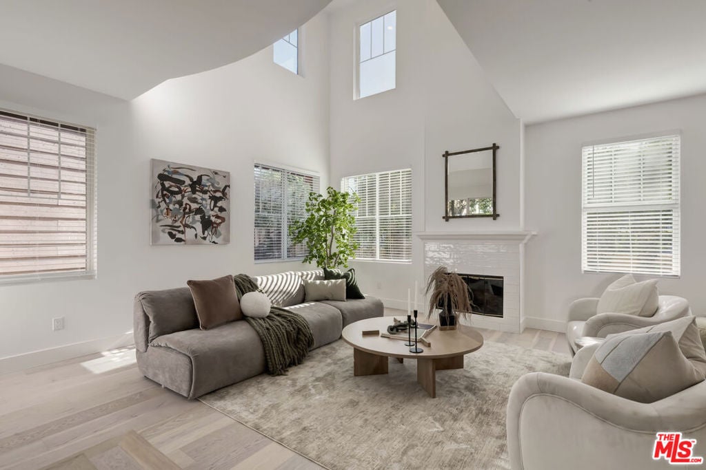 5213 Agustin Lane
