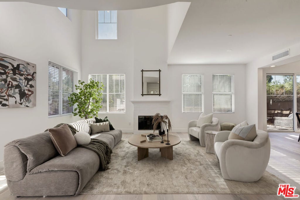 5213 Agustin Lane