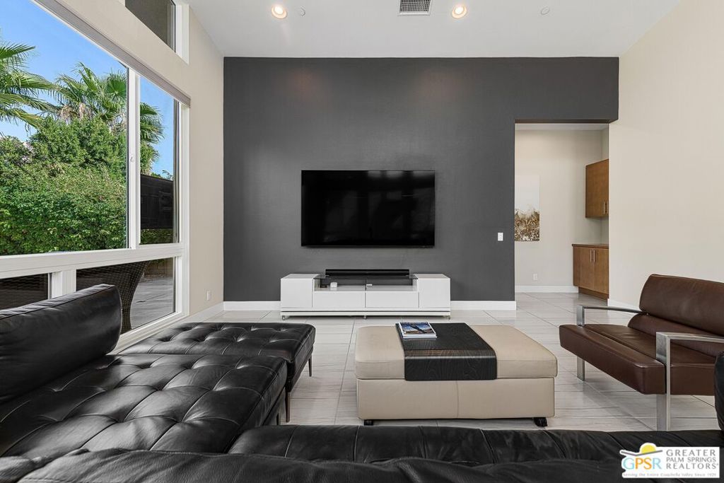 Escena - Residential
