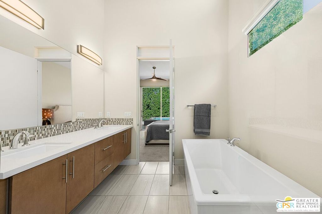 Escena - Residential