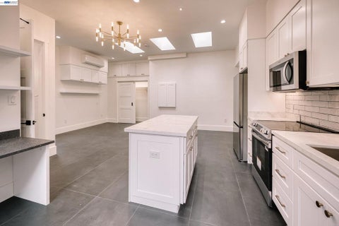 Photo of 285 Oak Park Lane LN, Pleasant Hill, CA 94523 (MLS # 41152222)