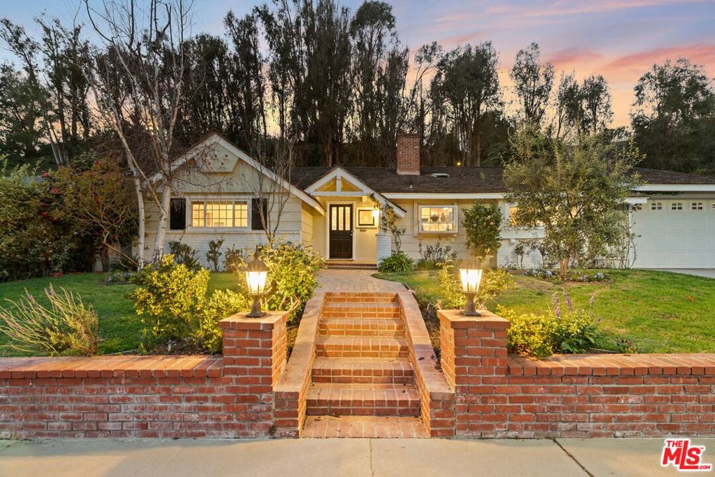 1401 Jonesboro Drive