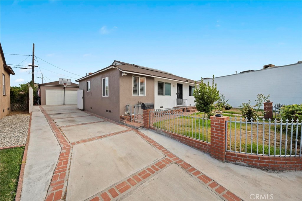 Welcome to 2072 Redondo Beach Blvd, Torrance! This beautifully remodeled home offers the perfect blend of comfort, convenience, and Southern California lifestyle. Located in the highly desirable city of Torrance, this residence boasts 3 bedrooms 2 bathrooms and a spacious floor plan with abundant natural light throughout.
Enjoy a modern kitchen with granite countertops, stylish cabinetry, and stainless-steel appliances, flowing seamlessly into the dining and living areas—perfect for gatherings and everyday living. The private backyard provides a serene retreat with a fish pond and a variety of trees (guava, apricot, apple, nectarines, figs, plum, orange, lemon, grapefruit, almonds and grapes) ideal for entertaining, gardening, or relaxing outdoors.
Situated just minutes from award-winning Torrance schools, shopping, dining, parks, and only a short drive to the beach, this home truly has it all. With its prime location and move-in ready condition, 2072 Redondo Beach Blvd is an opportunity you don’t want to miss!