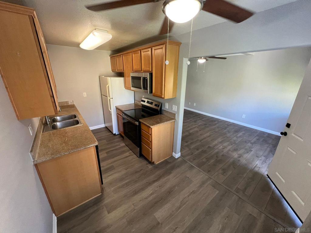 2360 Paseo De Laura 16, Oceanside CA 92056