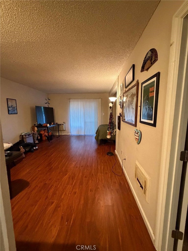 1040 W Macarthur Boulevard 21