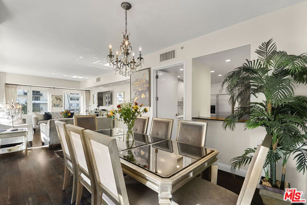 Photo of 10520 Wilshire Boulevard #407, Los Angeles, CA 90024 (MLS # 25609807)