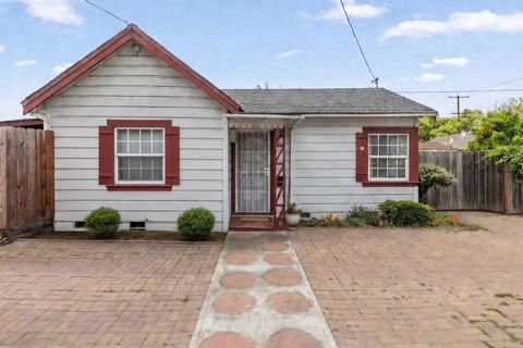 Photo of 3420 Orinda Street, Palo Alto, CA 94306 (MLS # ML82042949)