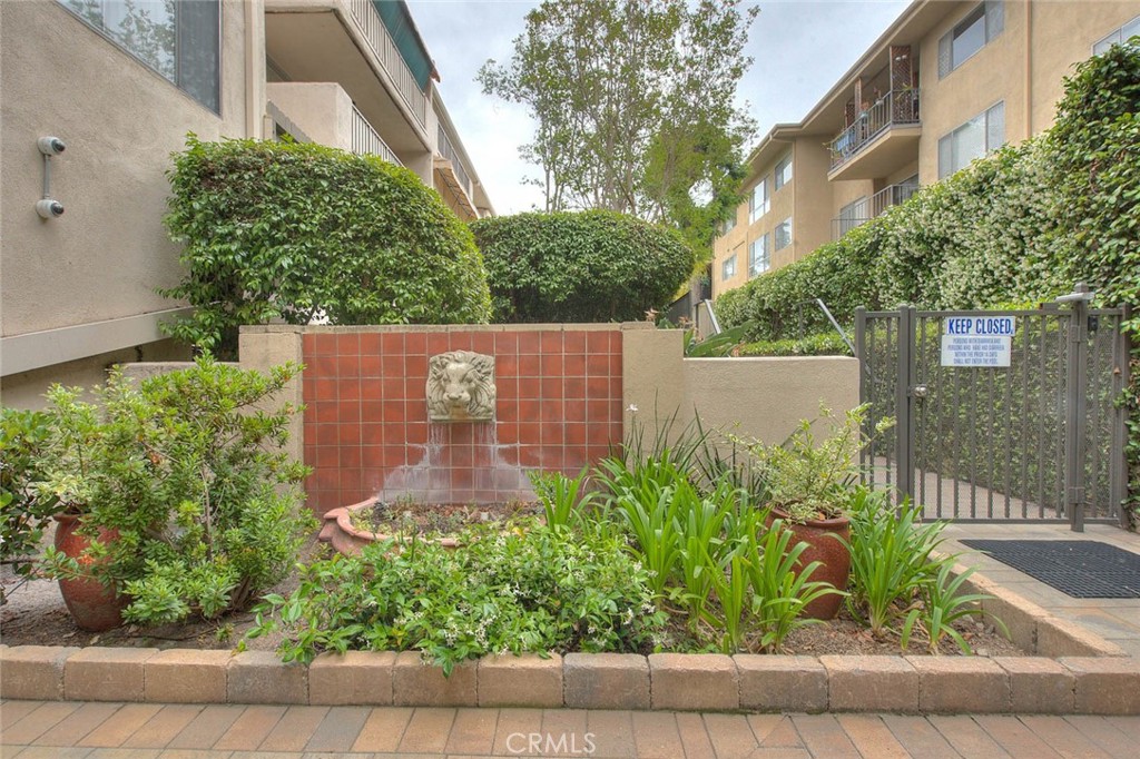 330 W California Boulevard 111