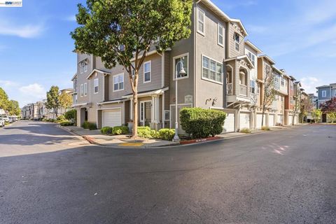 Photo of 1503 Jetty Dr, Richmond, CA 94804 (MLS # 41129110)