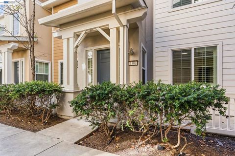 Photo of 1503 Jetty Dr, Richmond, CA 94804 (MLS # 41129110)