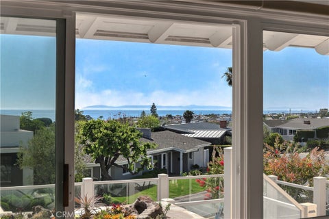 Photo of 428 Cabrillo Ter, Corona Del Mar, CA 92625 (MLS # OC26191652)