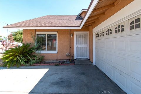 17571 Shamrock Fontana CA 92336