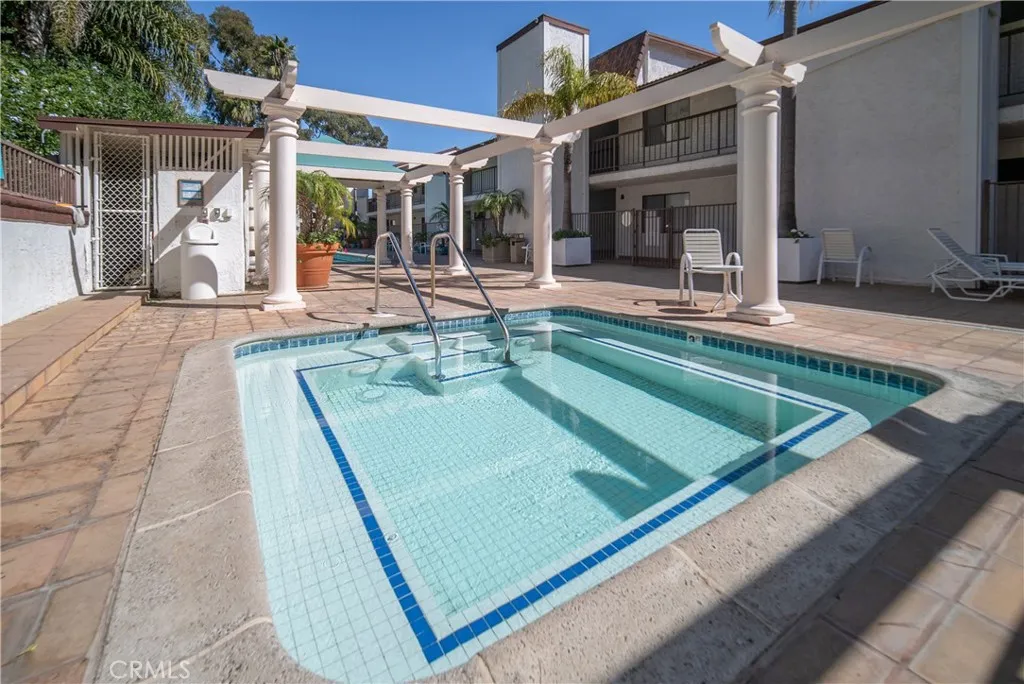 Malibu, California 90265, United States, 2 Bedrooms Bedrooms, ,2 BathroomsBathrooms,Residential,Active,212524