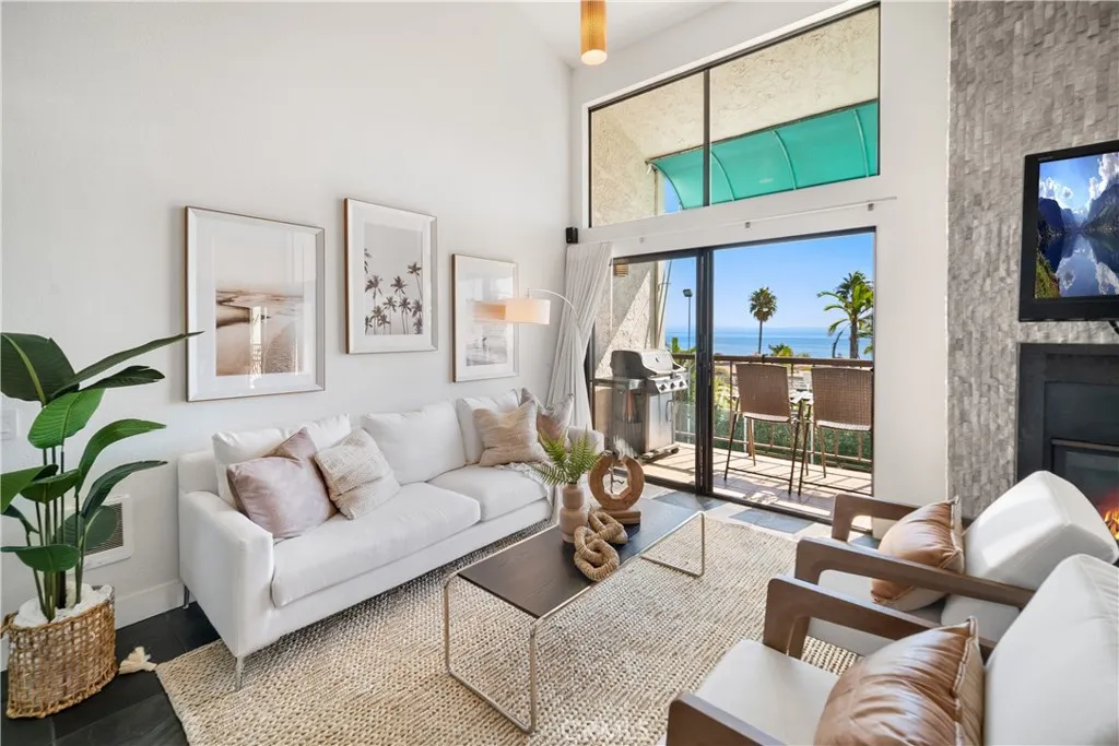 Malibu, California 90265, United States, 2 Bedrooms Bedrooms, ,2 BathroomsBathrooms,Residential,Active,212524