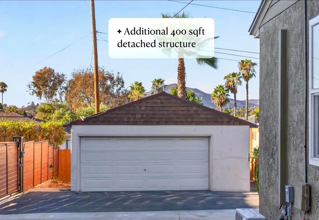 4992 4994 Comanche Drive