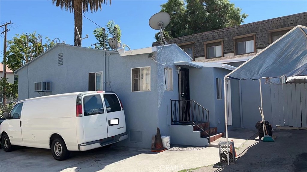 521 Pomelo Avenue
