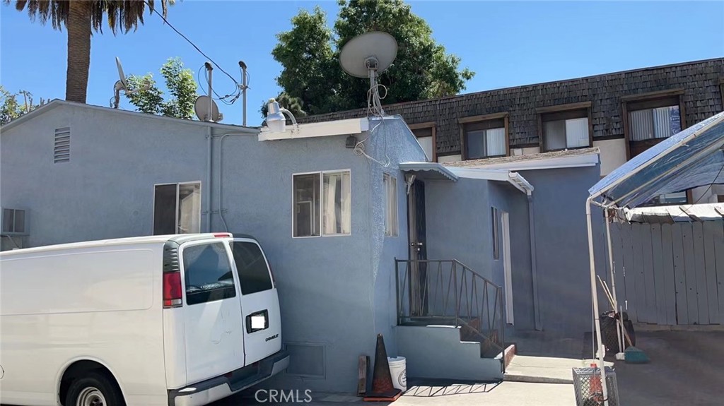 521 Pomelo Avenue