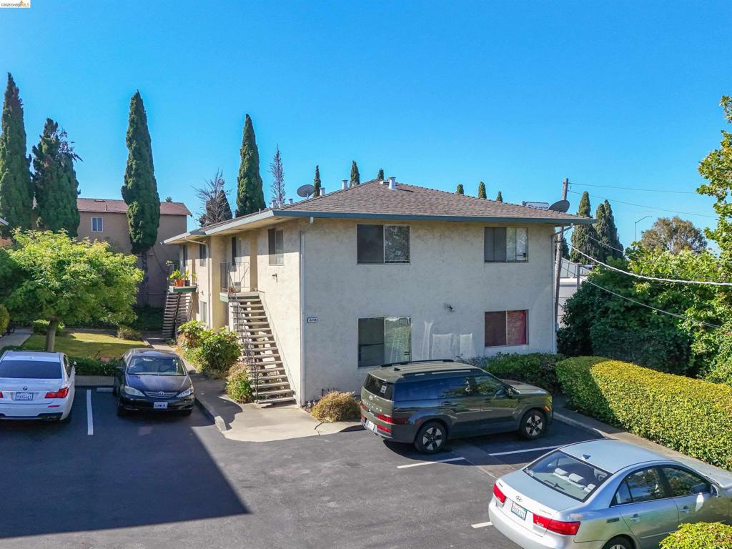 16298 Foothill Blvd