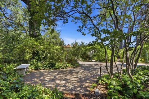 Photo of 18211 Saratoga Los Gatos Road, Monte Sereno, CA 95030 (MLS # ML82048889)