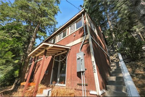 Photo of 782 Virginia Court, Lake Arrowhead, CA 92352 (MLS # CV25179771)